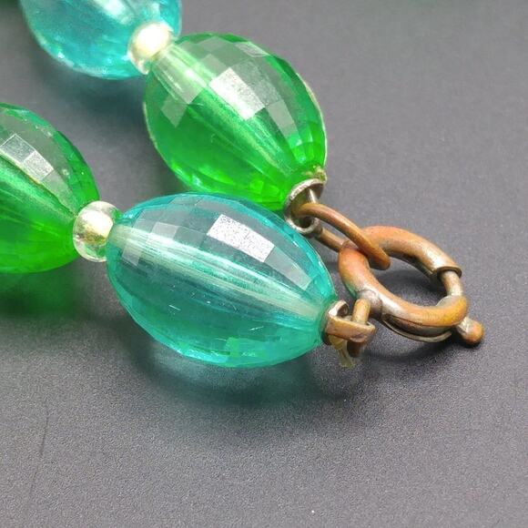 Vintage 1950s Lucite Faceted Green Blue-Green Beaded Necklace, Length 26 Inches - Picture 11 of 11